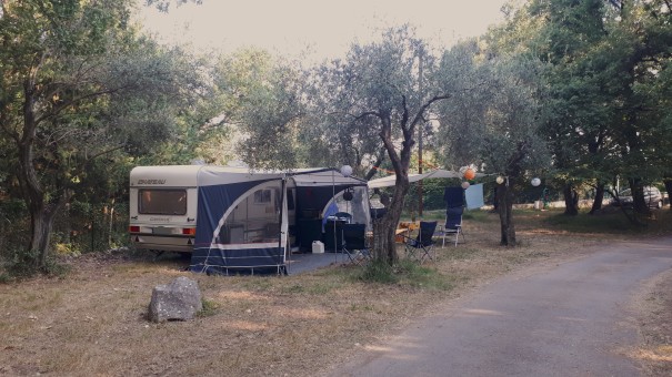 Camping La Camassade Emplacement Caravane